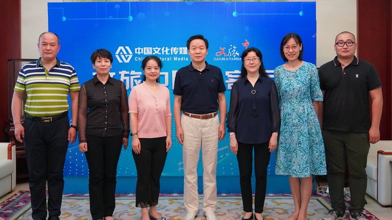 广告制作合同里违约金条款到底该怎么写